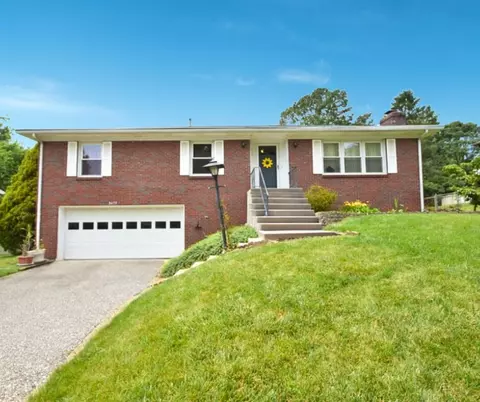 3477 Birkenhead Dr, Lexington, KY 40503