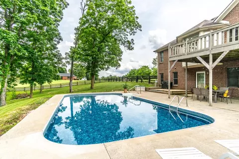 401 Michael Ct, Richmond, KY 40475 photo 2