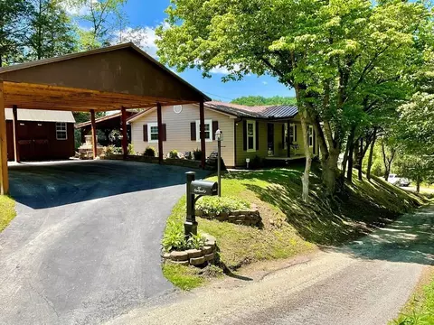 147 Barn Branch Rd, Harold, KY 41635