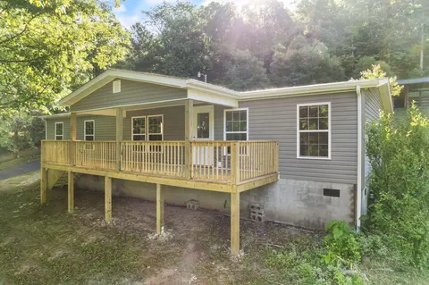 956 Cove Mountain Rd, Stanton, KY 40380