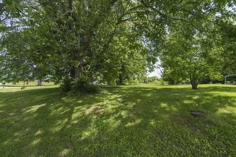 21 Warsaw Rd, Dry Ridge, KY 41035