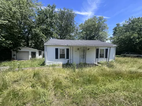 530 Community Center Dr, Hustonville, KY 40437