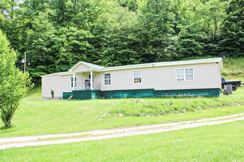 70 Spruce Pine Rd, Woollum, KY 40906