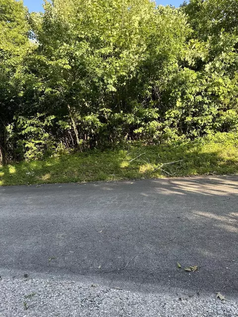 185 Wondering Woods Drive Dr, Somerset, KY 42501