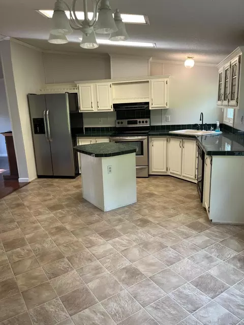 Kitchen - 200 Epperson Rd, Winchester, KY 40391 photo 1 of 2