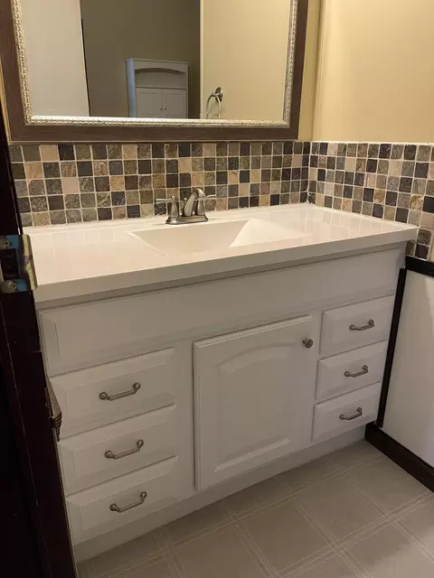 Bath - 200 Epperson Rd, Winchester, KY 40391 photo 1 of 3