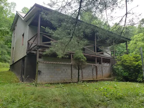 1669 Teges Rd, Manchester, KY 40962