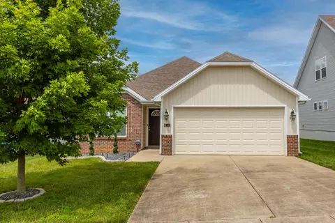 117 Meadowcrest Dr, Georgetown, KY 40324