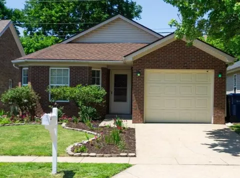 221 Chestnut Ridge Dr, Lexington, KY 40511