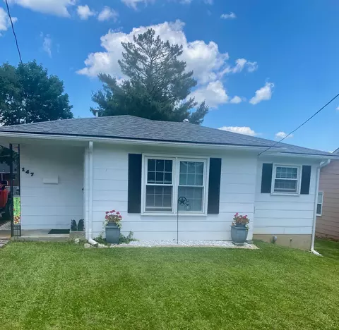 147 Rolling Acres Dr, Frankfort, KY 40601