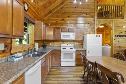 484 Lakeside, Campton, KY 41301 photo 21