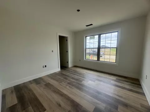 204 Brook Cv, Berea, KY 40403 photo 8
