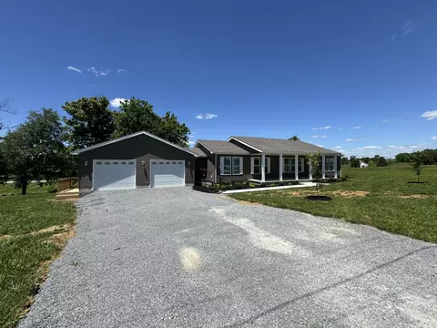525 Aubrie Blvd, Flemingsburg, KY 41041