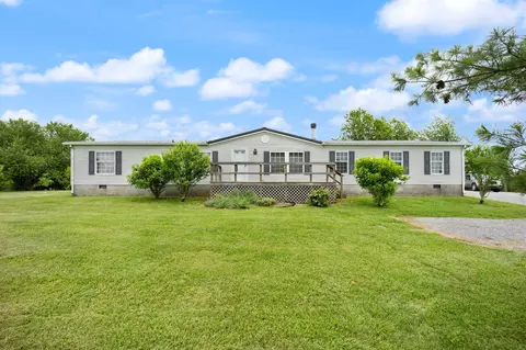 Exterior - 2654 High Bridge Rd, Lancaster, KY 40444 photo 2 of 7