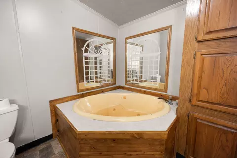 Bath - 2654 High Bridge Rd, Lancaster, KY 40444 photo 1 of 6
