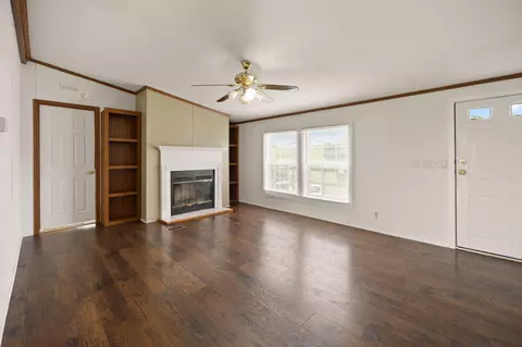 Living - 2654 High Bridge Rd, Lancaster, KY 40444 photo 3 of 6