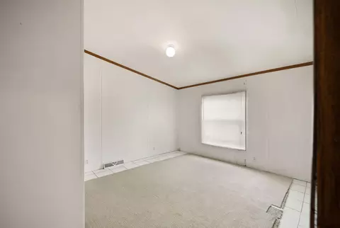 Bedroom - 2654 High Bridge Rd, Lancaster, KY 40444 photo 10 of 10
