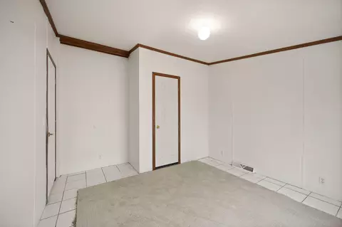 Bedroom - 2654 High Bridge Rd, Lancaster, KY 40444 photo 9 of 10