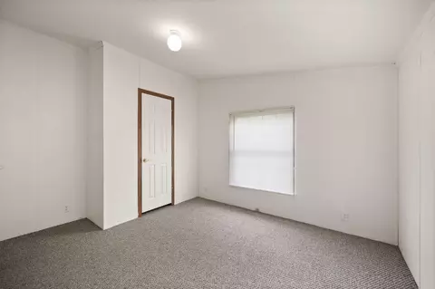 Bedroom - 2654 High Bridge Rd, Lancaster, KY 40444 photo 3 of 10
