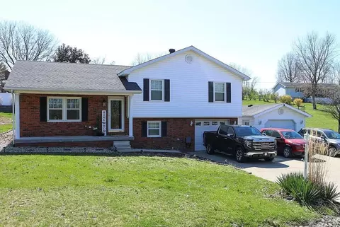 8024 Shelby St, Maysville, KY 41056