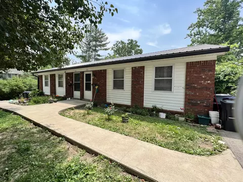 231-233 Woodhill Ln, Frankfort, KY 40601