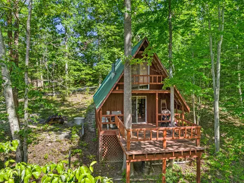 14 N Hardwood Hl, Frenchburg, KY 40322