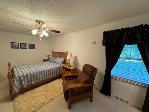 Bedroom - 104 Reasor St, Corbin, KY 40701 photo 2 of 3
