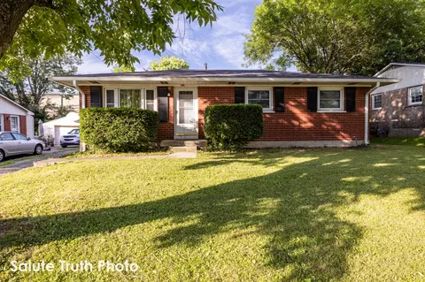 381 Peachtree Rd, Lexington, KY 40509