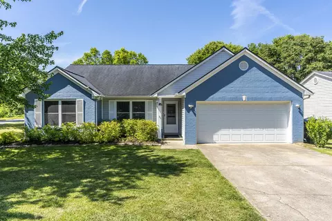 2900 Trailside Dr, Lexington, KY 40511