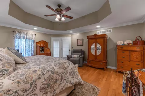 Bedroom - 2072 State Hwy 541, Jackson, KY 41339 photo 6 of 10