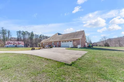 Exterior - 2072 State Hwy 541, Jackson, KY 41339 photo 12 of 25