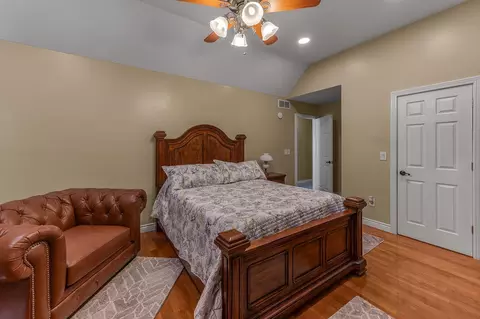 Bedroom - 2072 State Hwy 541, Jackson, KY 41339 photo 8 of 10