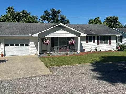 89 Russell St, Flemingsburg, KY 41041
