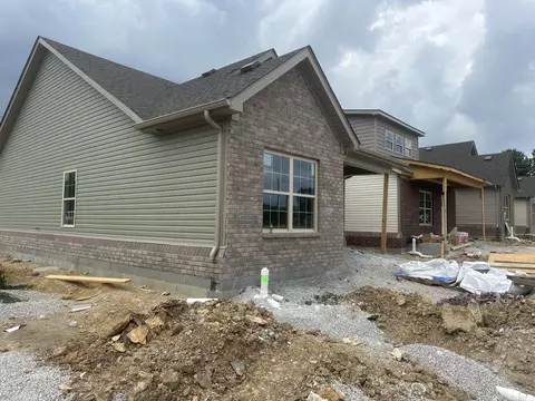 228 Harvest Park Dr, Berea, KY 40403
