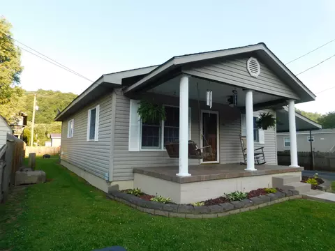 95 Branson St, Harlan, KY 40831
