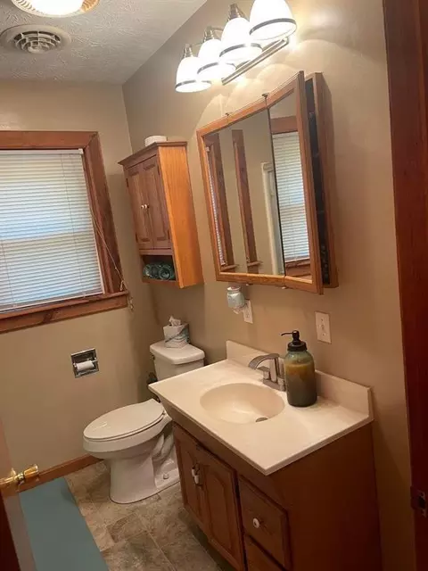 Bath - 1747 E Midland Trail Trl, Grayson, KY 41143 photo 5 of 5