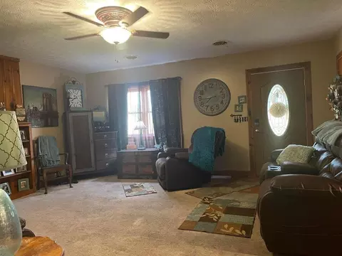 Living - 1747 E Midland Trail Trl, Grayson, KY 41143 photo 2 of 3