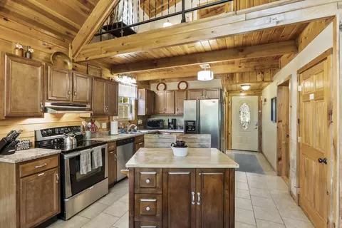 Kitchen - 37 Topaz, Slade, KY 40376 photo 1 of 2