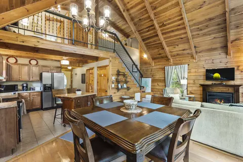 Dining - 37 Topaz, Slade, KY 40376 photo 2 of 5