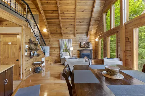 Dining - 37 Topaz, Slade, KY 40376 photo 1 of 5