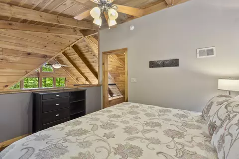 Bedroom - 37 Topaz, Slade, KY 40376 photo 6 of 6