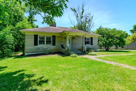 1131 Ironworks Rd, Winchester, KY 40391