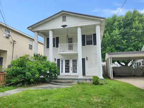 820 Walnut Ave, Paintsville, KY 41240