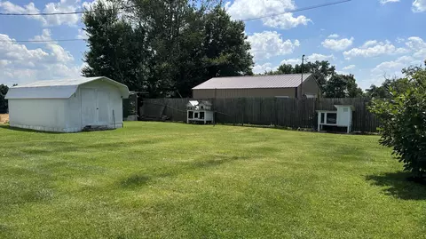 Exterior - 715 Ben Nelson Rd, Eubank, KY 42567 photo 9 of 11