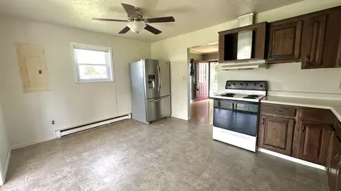 Kitchen - 715 Ben Nelson Rd, Eubank, KY 42567 photo 2 of 2