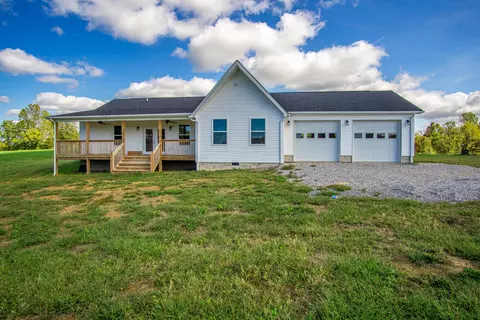 65 Castle Hill Rd, East Bernstadt, KY 40729