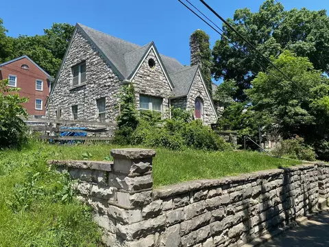 710 Woodland Ave, Frankfort, KY 40601