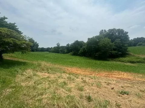 42 12 Fairplay Rd, Columbia, KY 42728