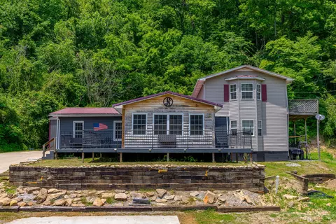 72 R J Wagers Rd, Manchester, KY 40962