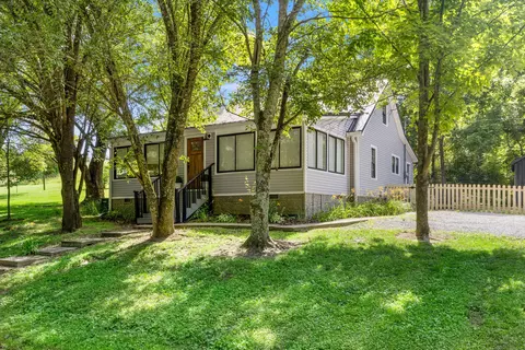 1822 Locust Fork Rd, Stamping Ground, KY 40379